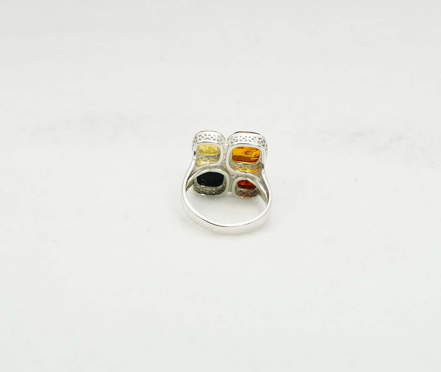 925 Solid Sterling Silver Natural Baltic Amber Ring - 5.1 Grams