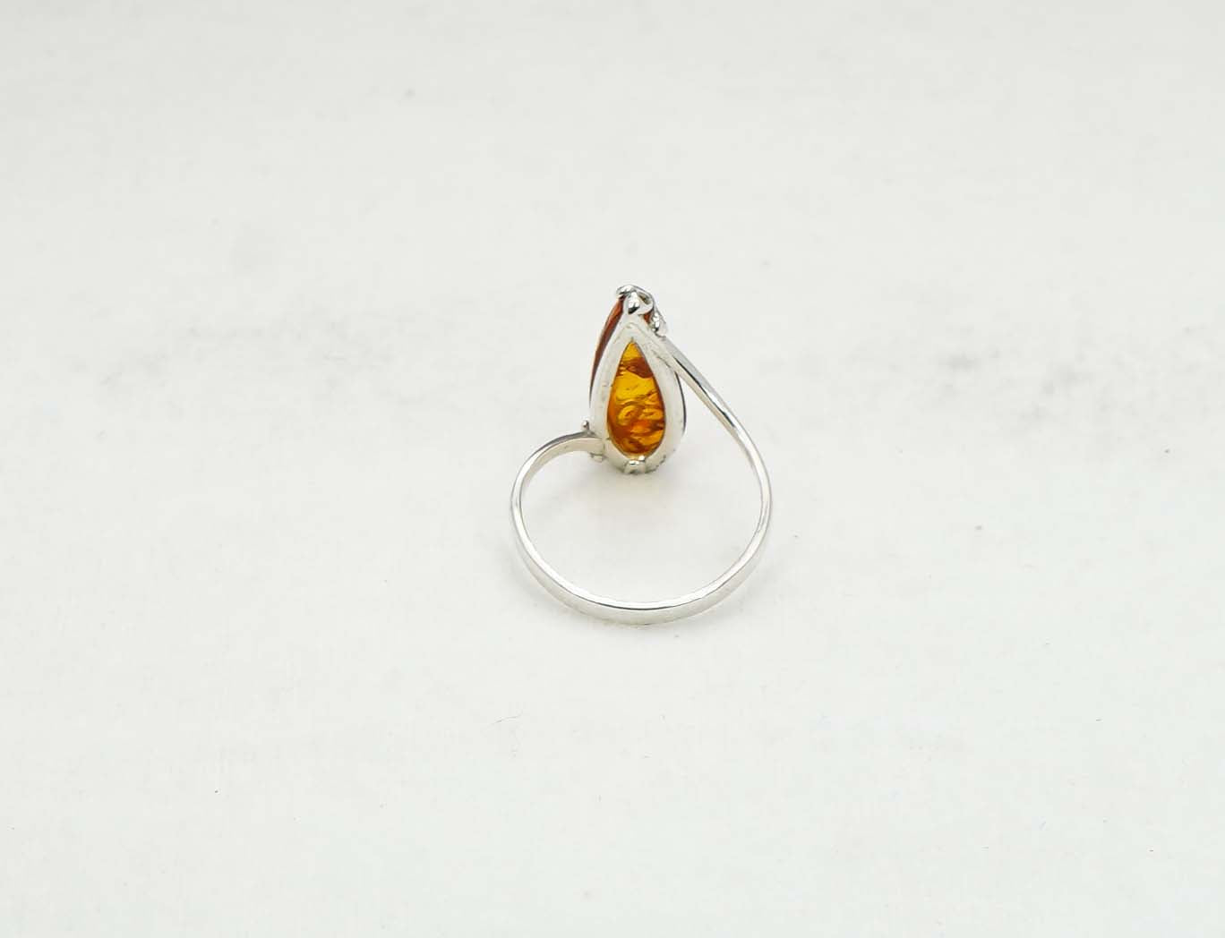 925 Solid Sterling Silver Natural Baltic Amber Ring - 2.6 Grams