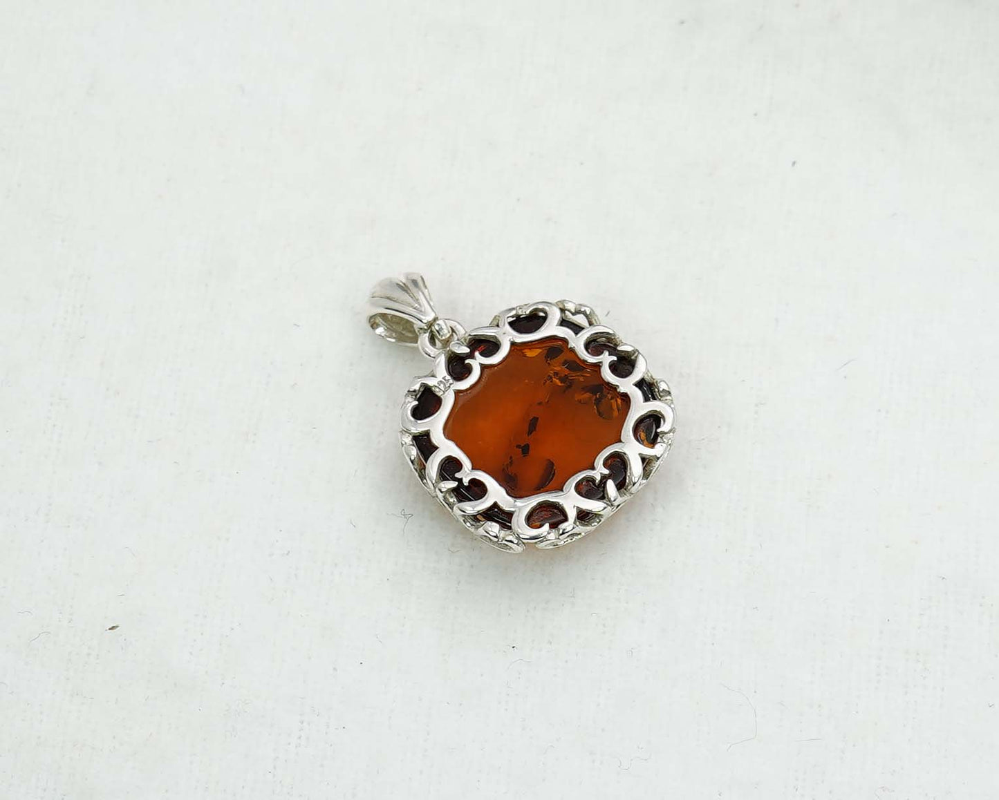 925 Solid Sterling Silver Natural Baltic Amber Pendant - 2.6 Gram