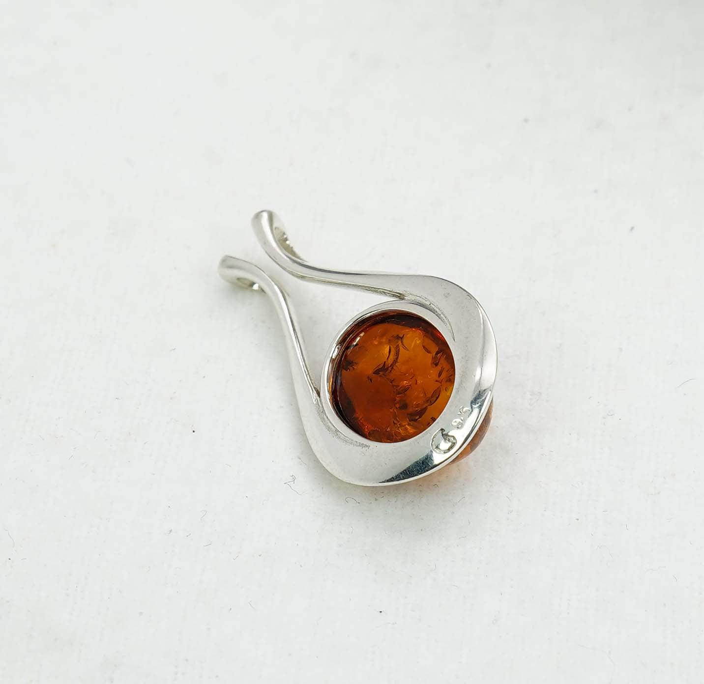 925 Solid Sterling Silver Natural Baltic Amber Pendant - 3.7 Gram