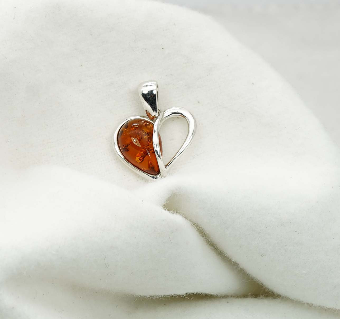 925 Solid Sterling Silver Natural Baltic Amber Pendant 2.3 Gram