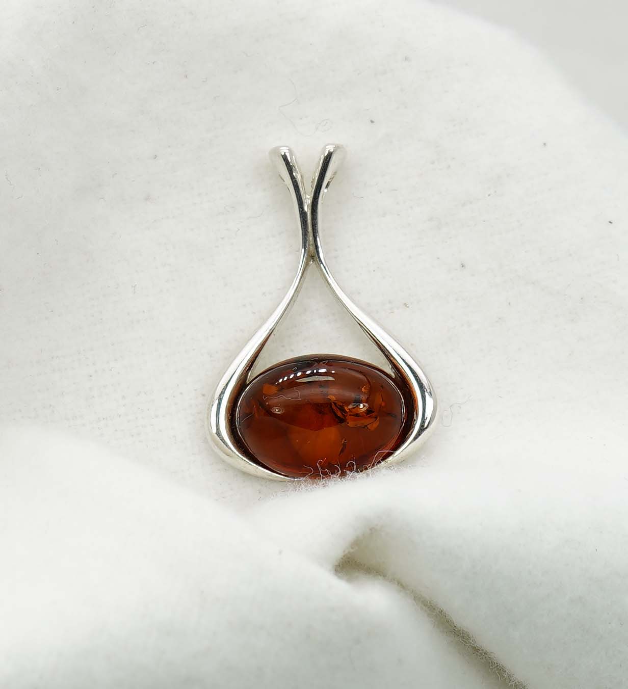 925 Solid Sterling Silver Natural Baltic Amber Pendant 2.6 Gram