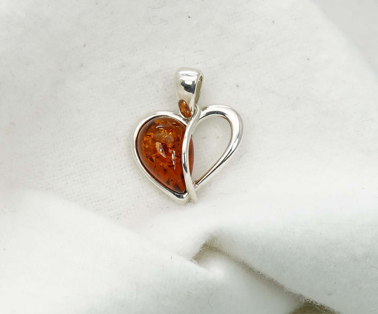 925 Solid Sterling Silver Natural Baltic Amber Pendant 2.3 Gram