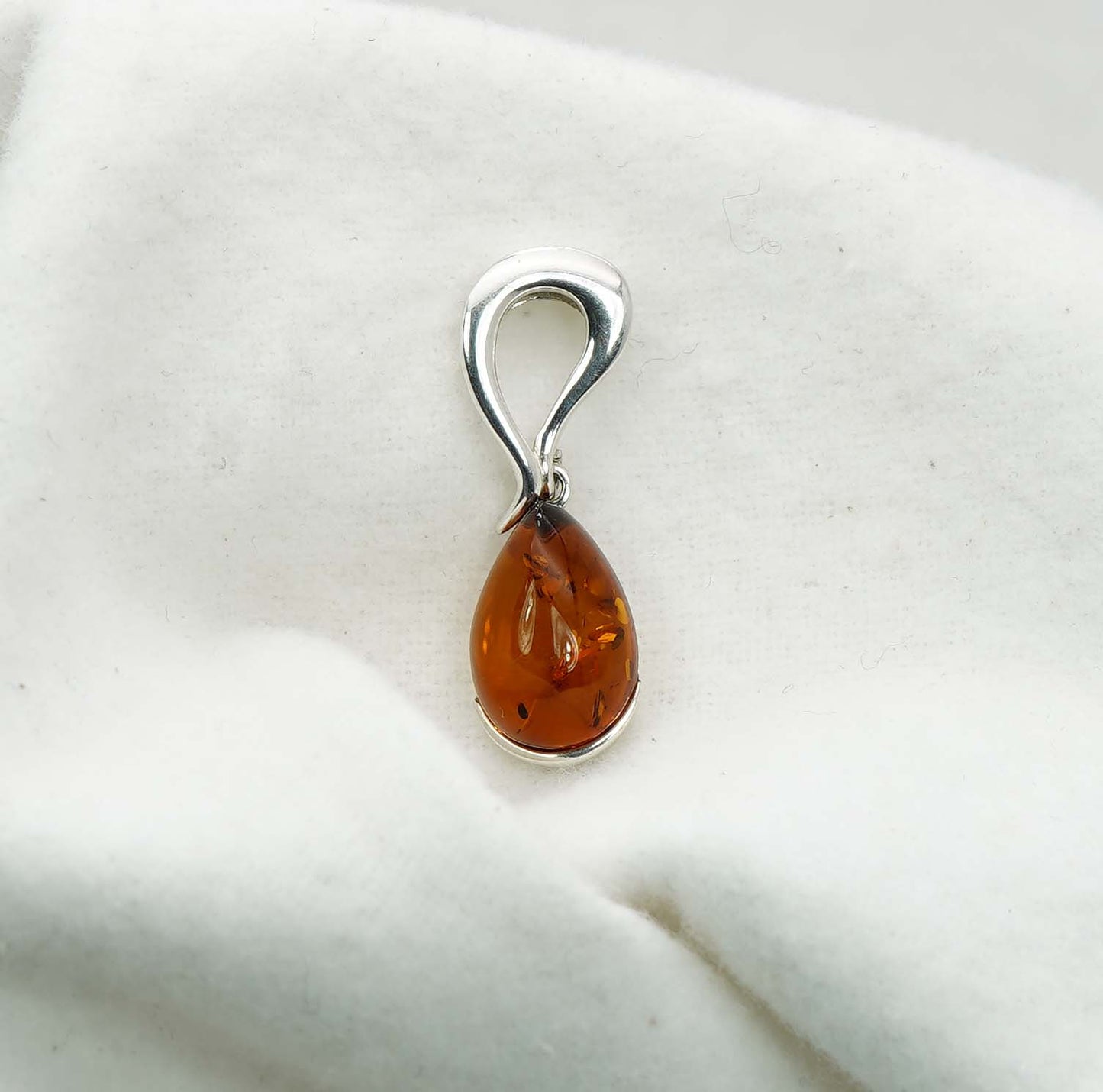 925 Solid Sterling Silver Natural Baltic Amber Pendant 2.3 Gram