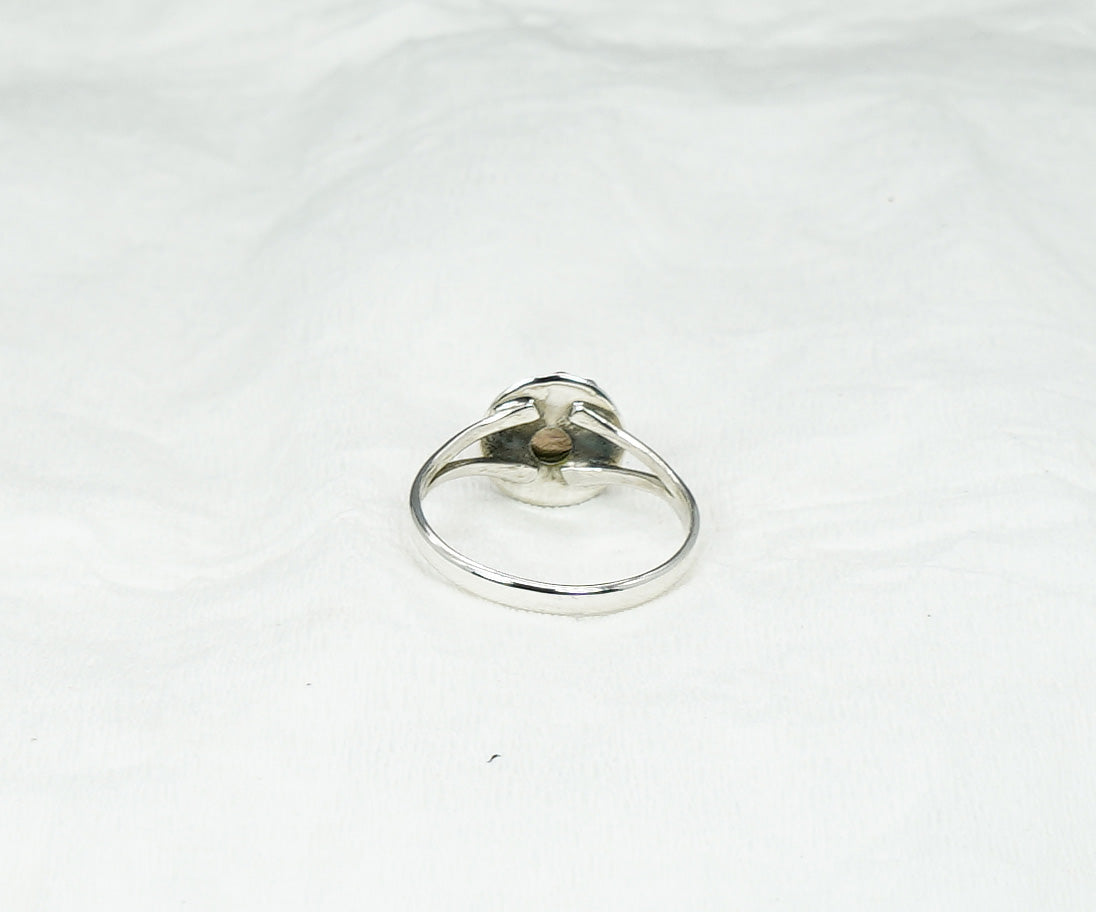 925 Solid Sterling Silver Labradorite Ring - 8 US