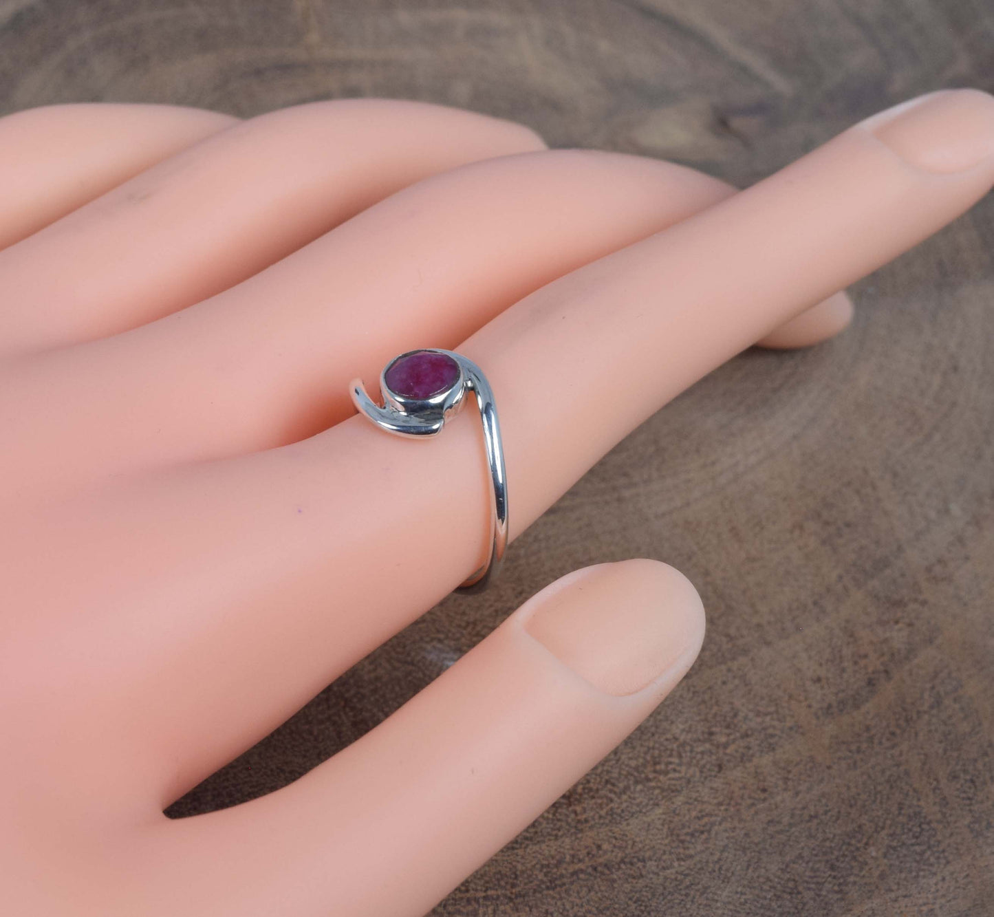 925 Solid Sterling Silver Faceted Simulated Red Ruby Ring-8 us