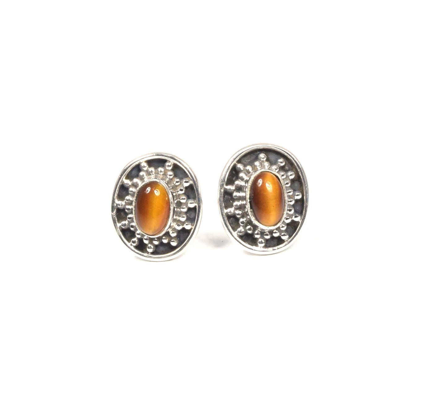 925 Solid Sterling Silver Designer Stud Earring - 2.6 Grams