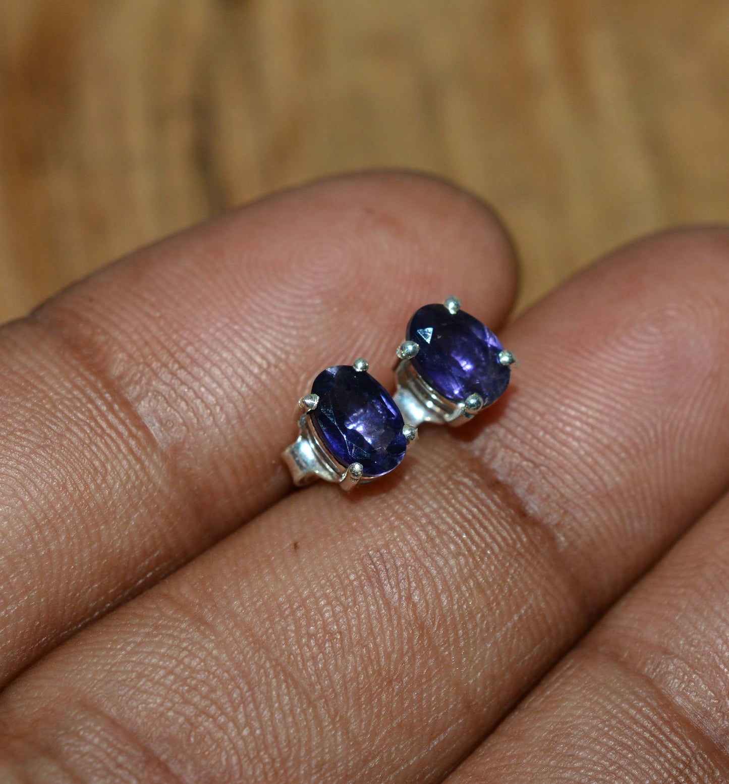 925 SOLID STERLING SILVER FACETED BLUE IOLITE STUD EARRING