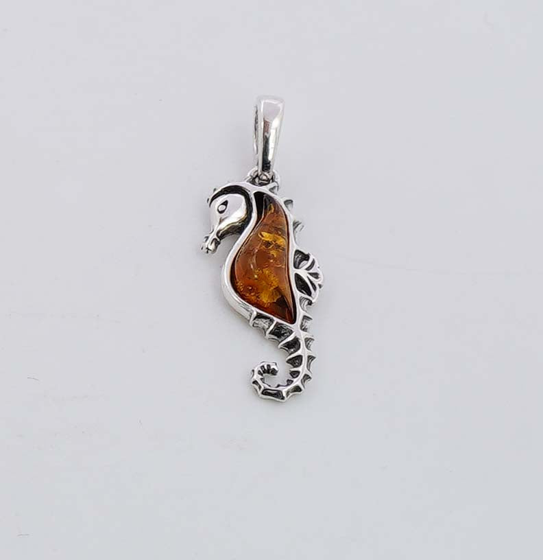 925 Solid Sterling Silver Natural Baltic Amber Seahorse Pendant - 2.4 Grams