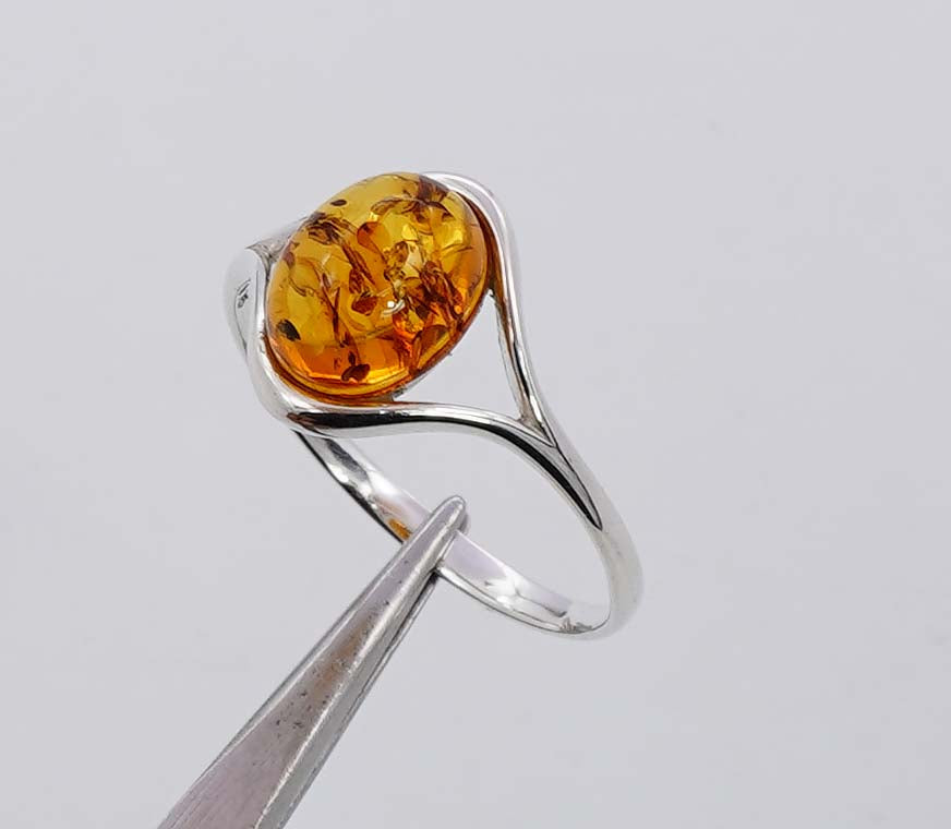 925 Solid Sterling Silver Natural Baltic Amber Ring - 2 Grams