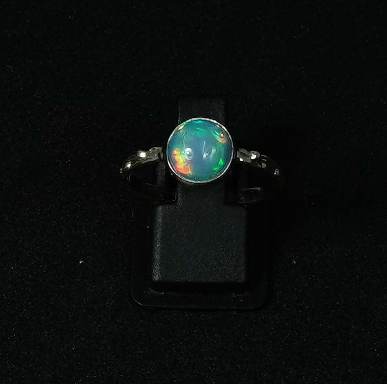 925 Solid Sterling Silver Natural Ethiopian Opal Ring - 2.5 Grams