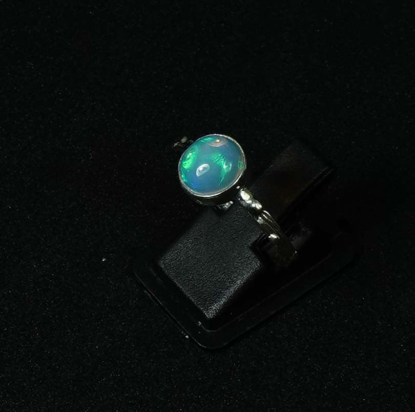 925 Solid Sterling Silver Natural Ethiopian Opal Ring - 2.5 Grams