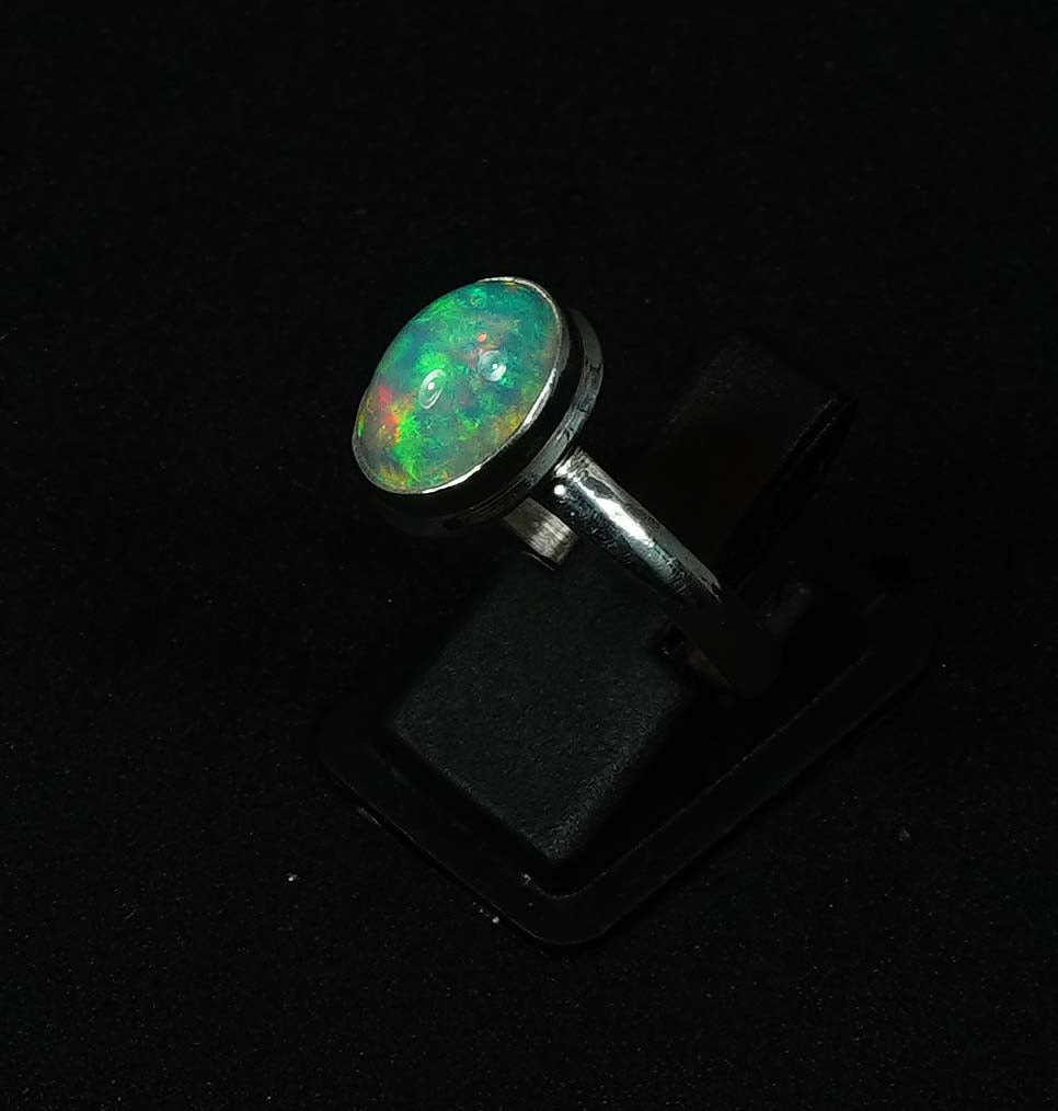 925 Solid Sterling Silver Natural Ethiopian Opal Ring - 4.2 Grams