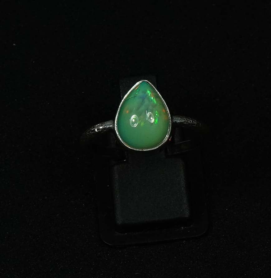 925 Solid Sterling Silver Natural Ethiopian Opal Ring - 4.5 Grams