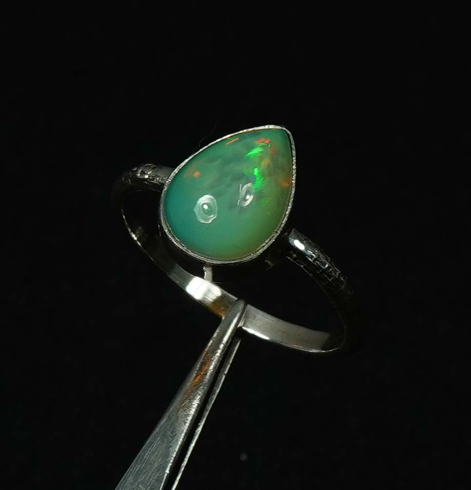 925 Solid Sterling Silver Natural Ethiopian Opal Ring - 4.5 Grams