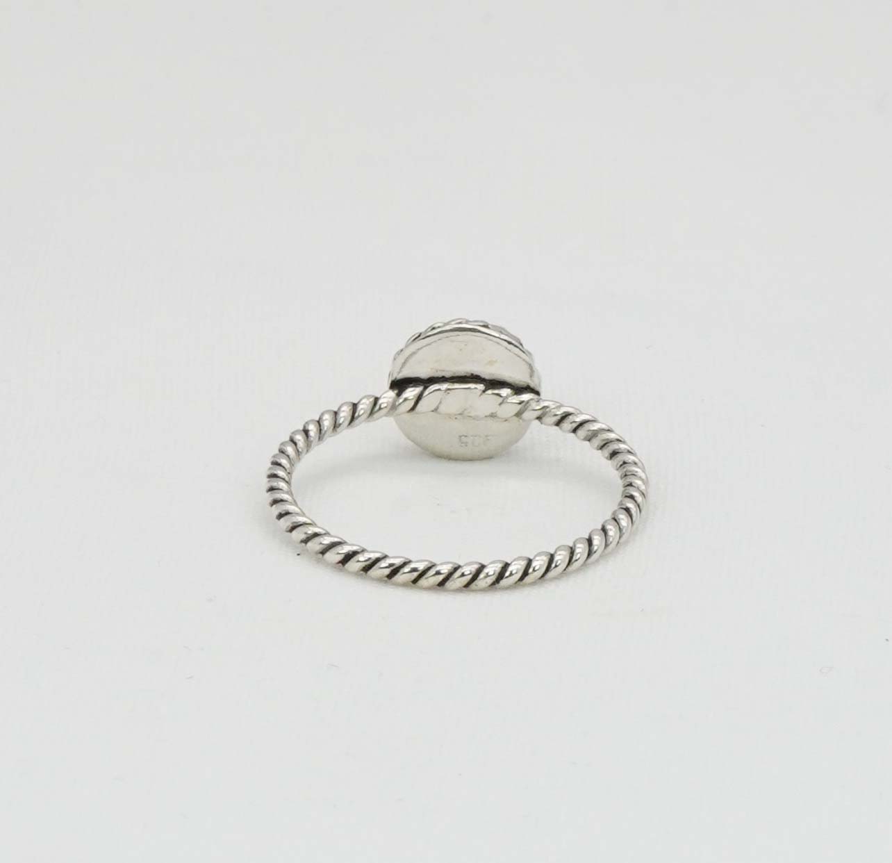 925 Solid Sterling Silver Designer Ring - 2.5 Grams