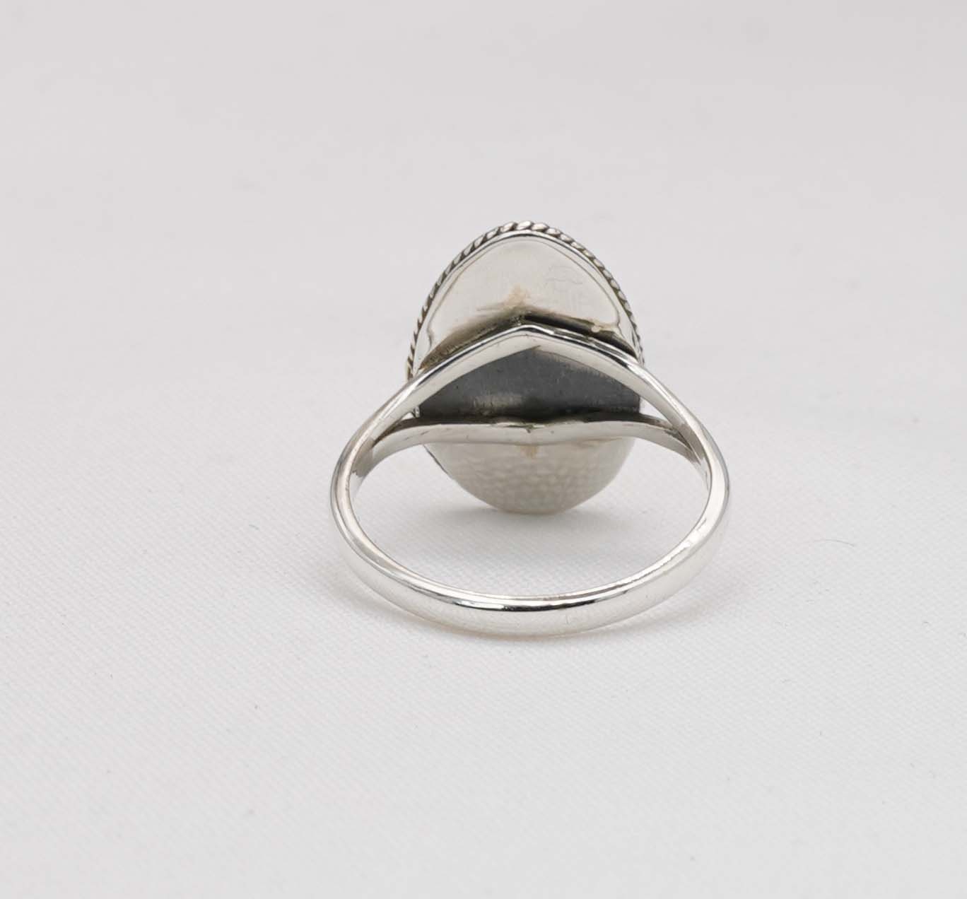 925 Solid Sterling Silver Designer Ring - 3.5 Grams