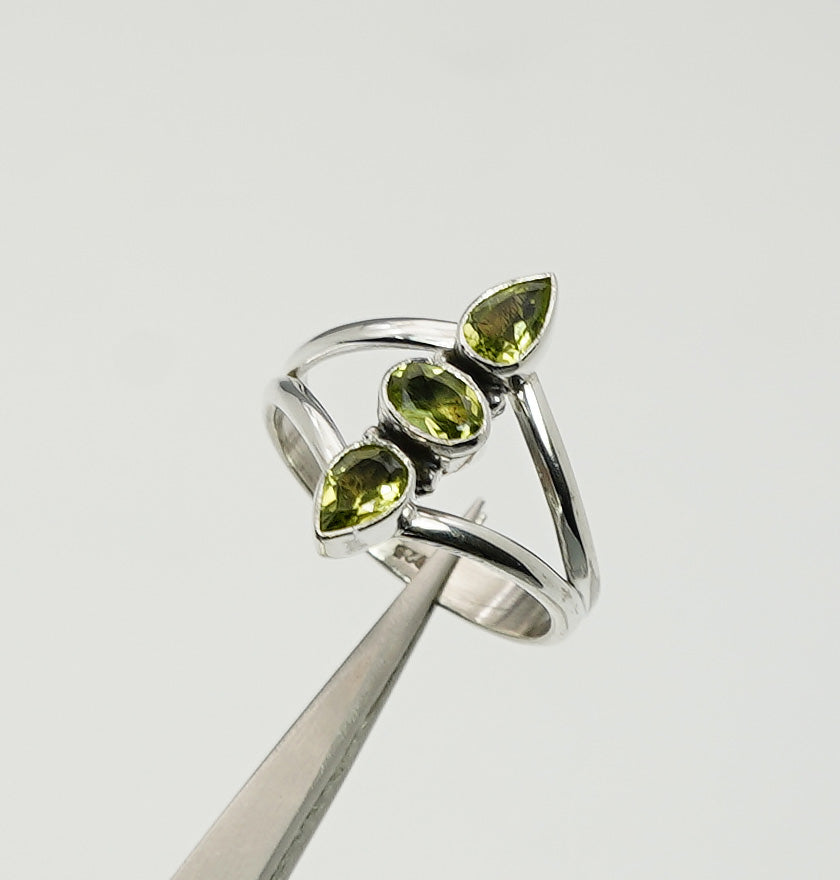 925 Sterling Silver faceted Gemstone Desinger Handmade Ring 3 Stone Ring