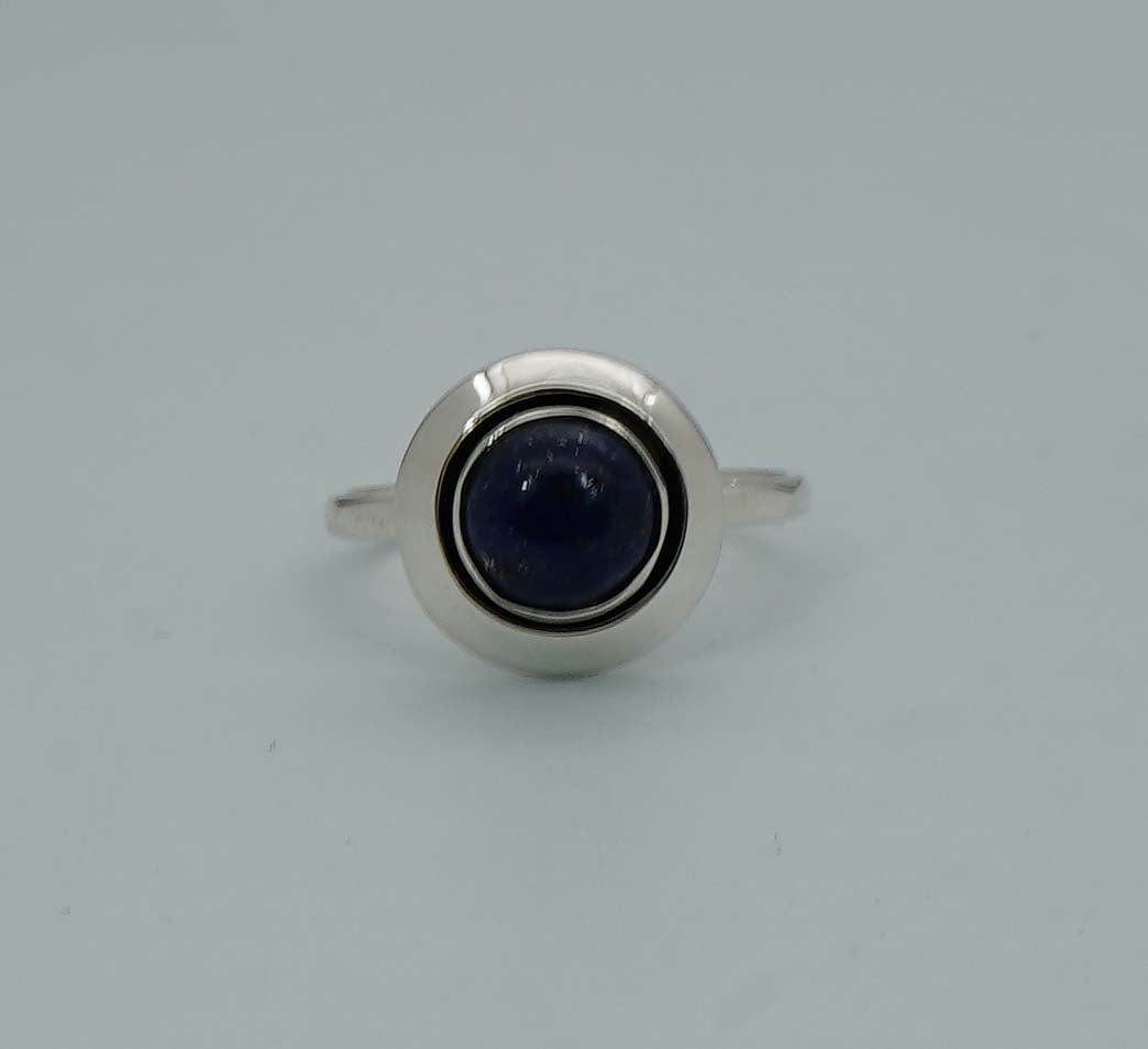 925 Solid Sterling Silver Designer Ring - 2.5 Grams