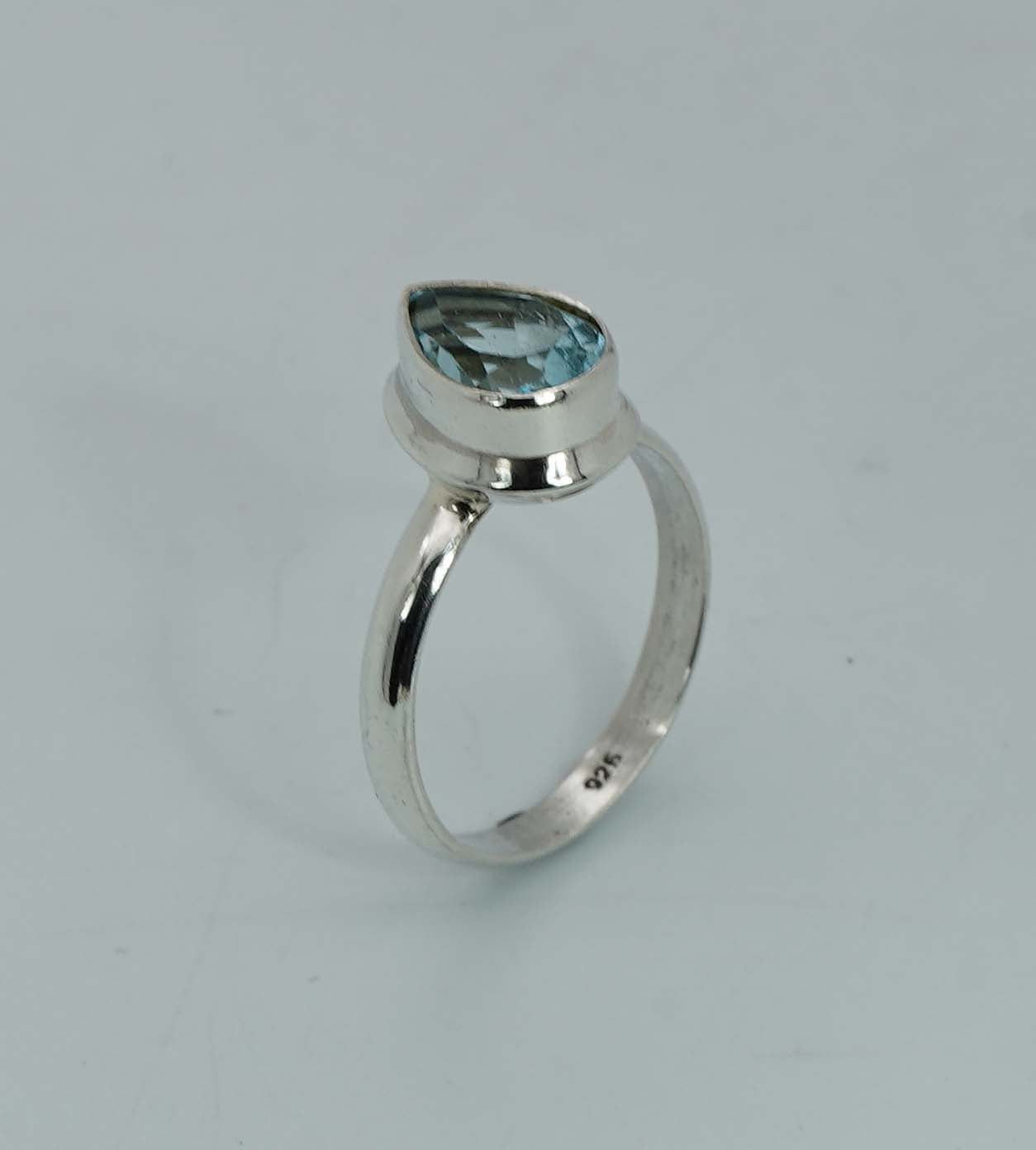 925 Solid Sterling Silver Faceted Blue Topaz Ring - 4 Grams