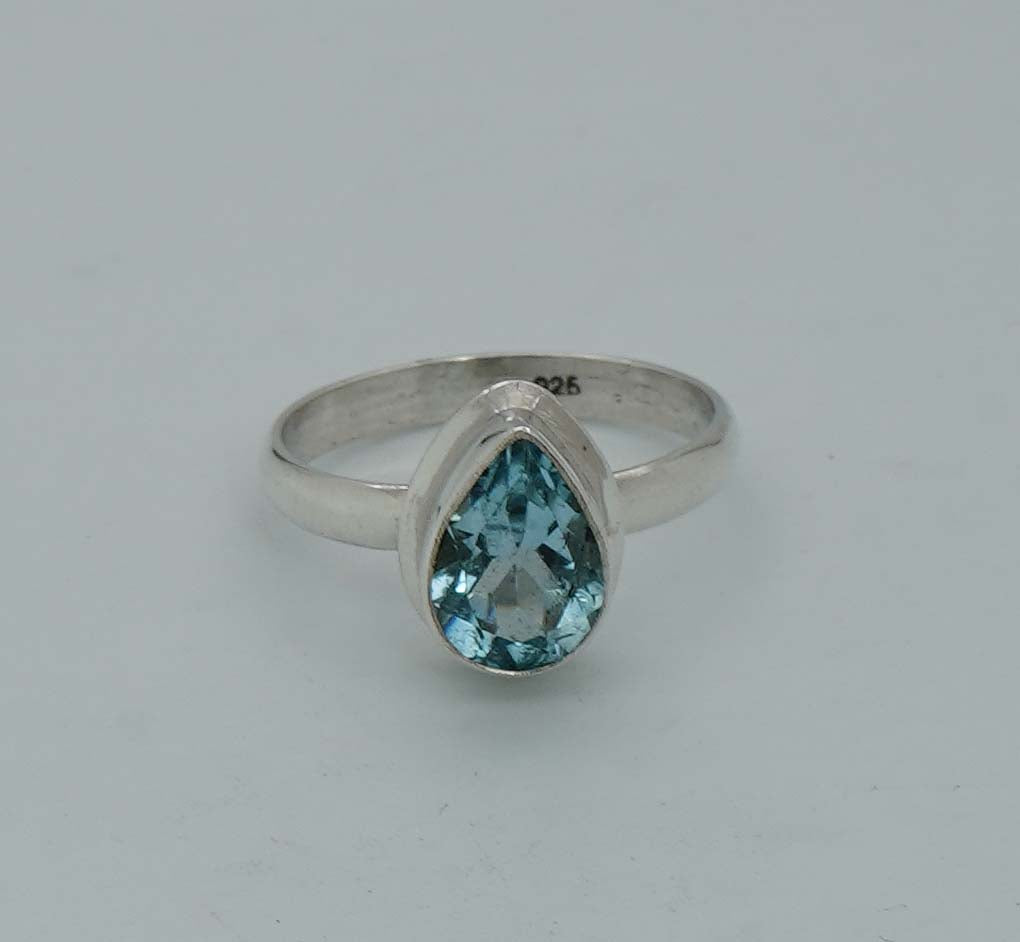 925 Solid Sterling Silver Faceted Blue Topaz Ring - 4 Grams