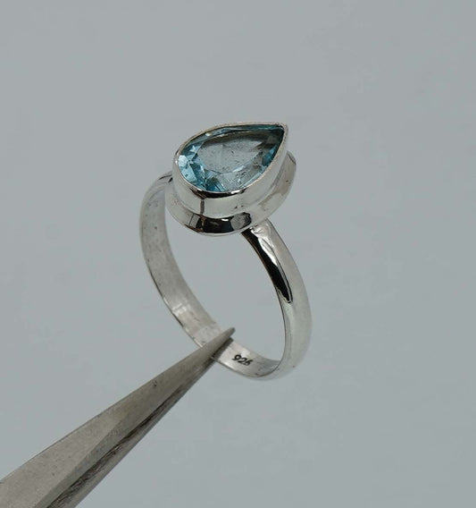 925 Solid Sterling Silver Faceted Blue Topaz Ring - 4 Grams