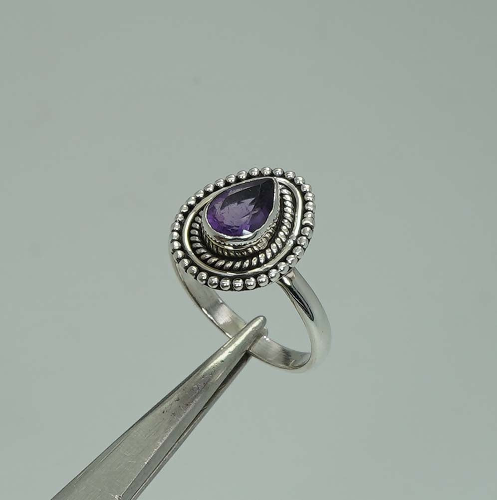 925 Sterling Silver Faceted Gemstone Ring - 2.5 Grams