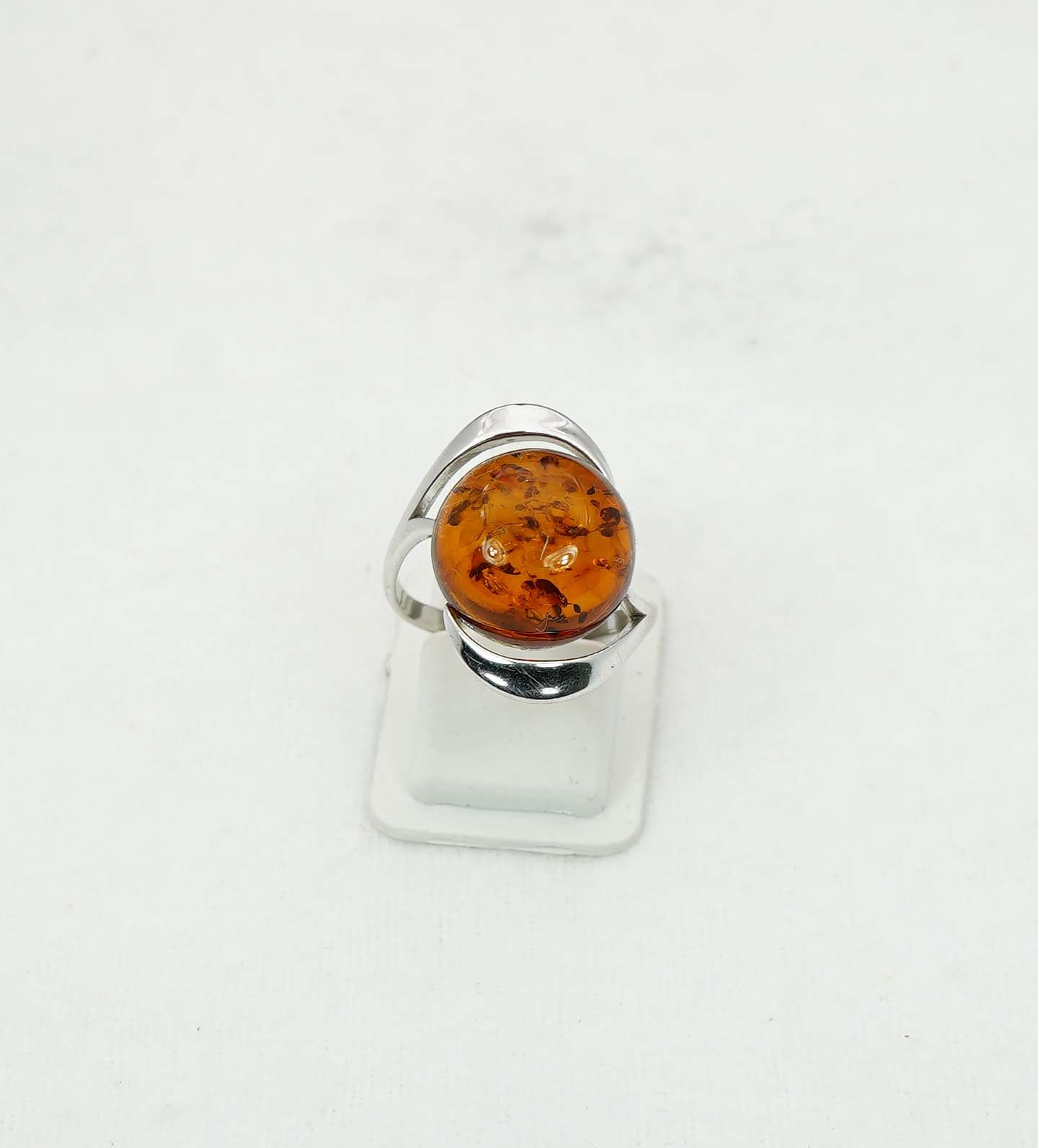 925 Solid Sterling Silver Natural Baltic Amber Ring - 3.3 Grams