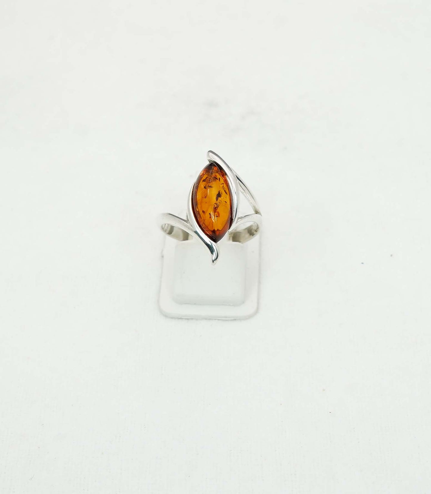 925 Solid Sterling Silver Natural Baltic Amber Ring - 3.7 Grams
