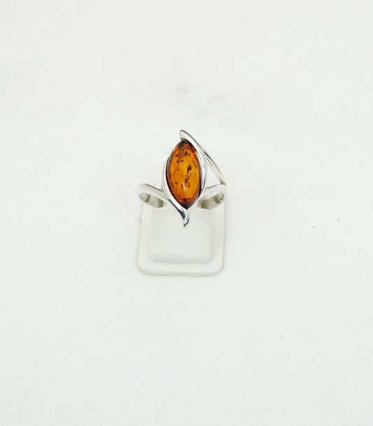 925 Solid Sterling Silver Natural Baltic Amber Ring - 3.7 Grams