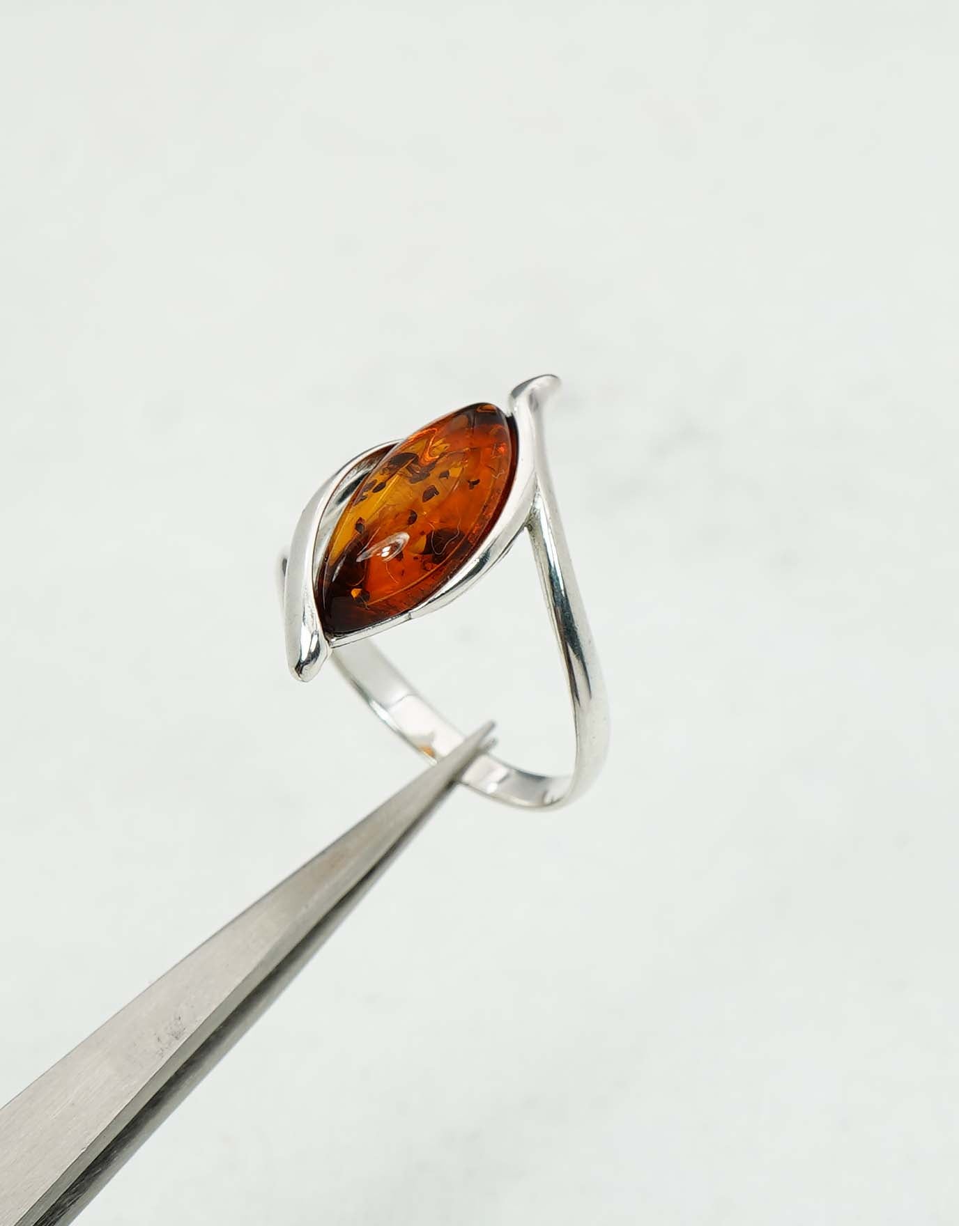 925 Solid Sterling Silver Natural Baltic Amber Ring - 3.7 Grams