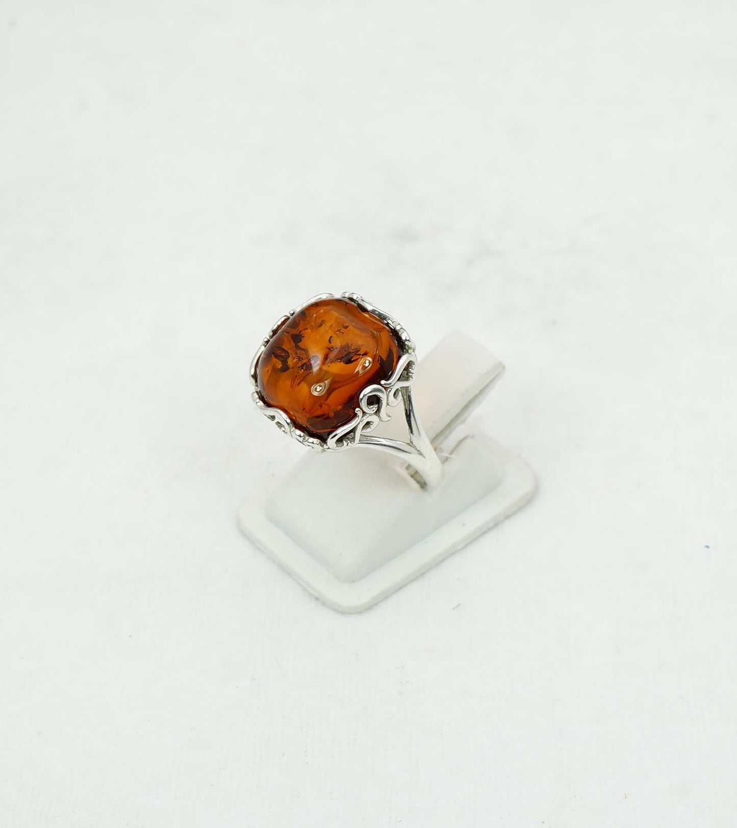 925 Solid Sterling Silver Natural Baltic Amber Ring - 3.1 Grams