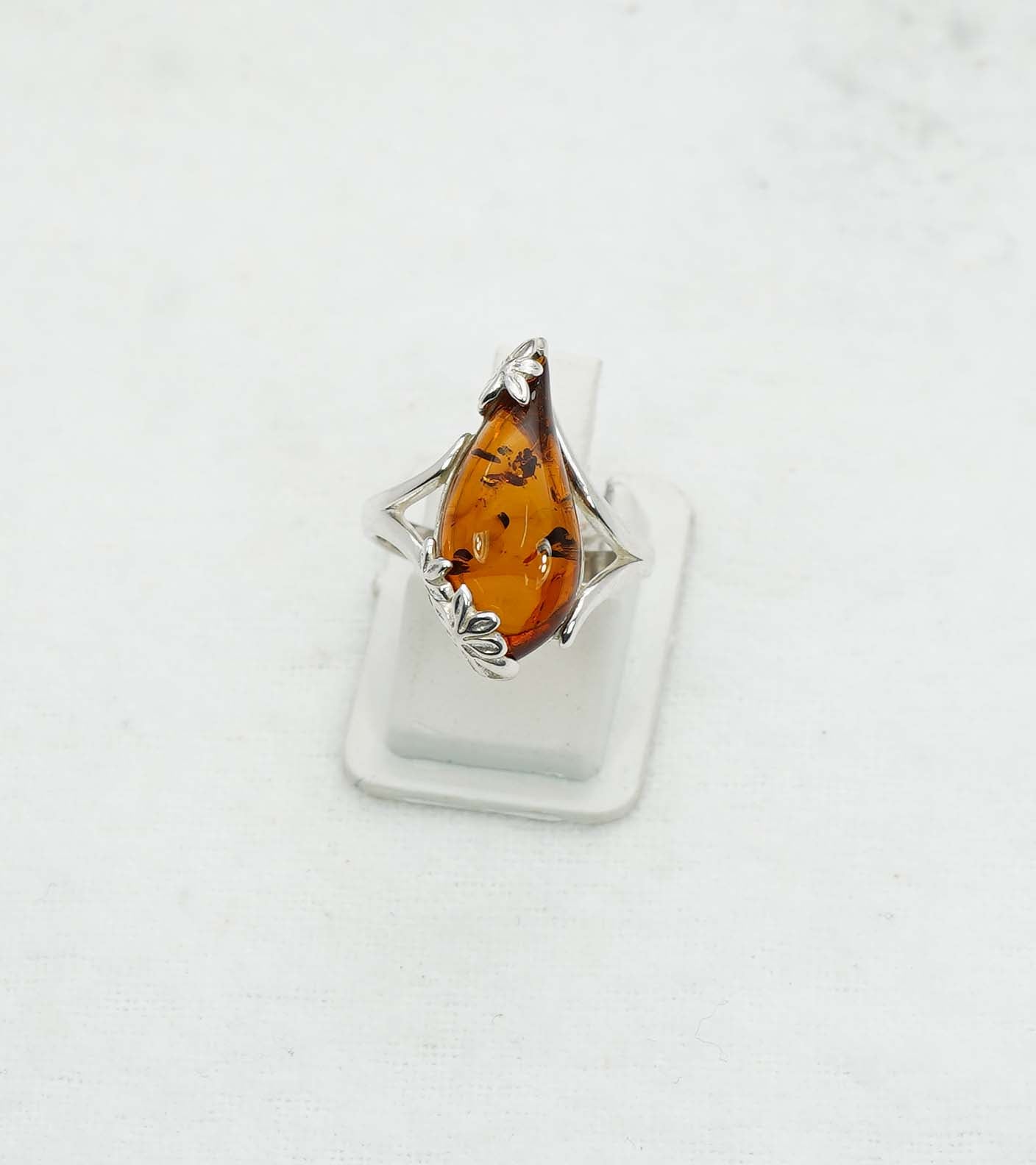 925 Solid Sterling Silver Natural Baltic Amber Ring - 3.3 Grams