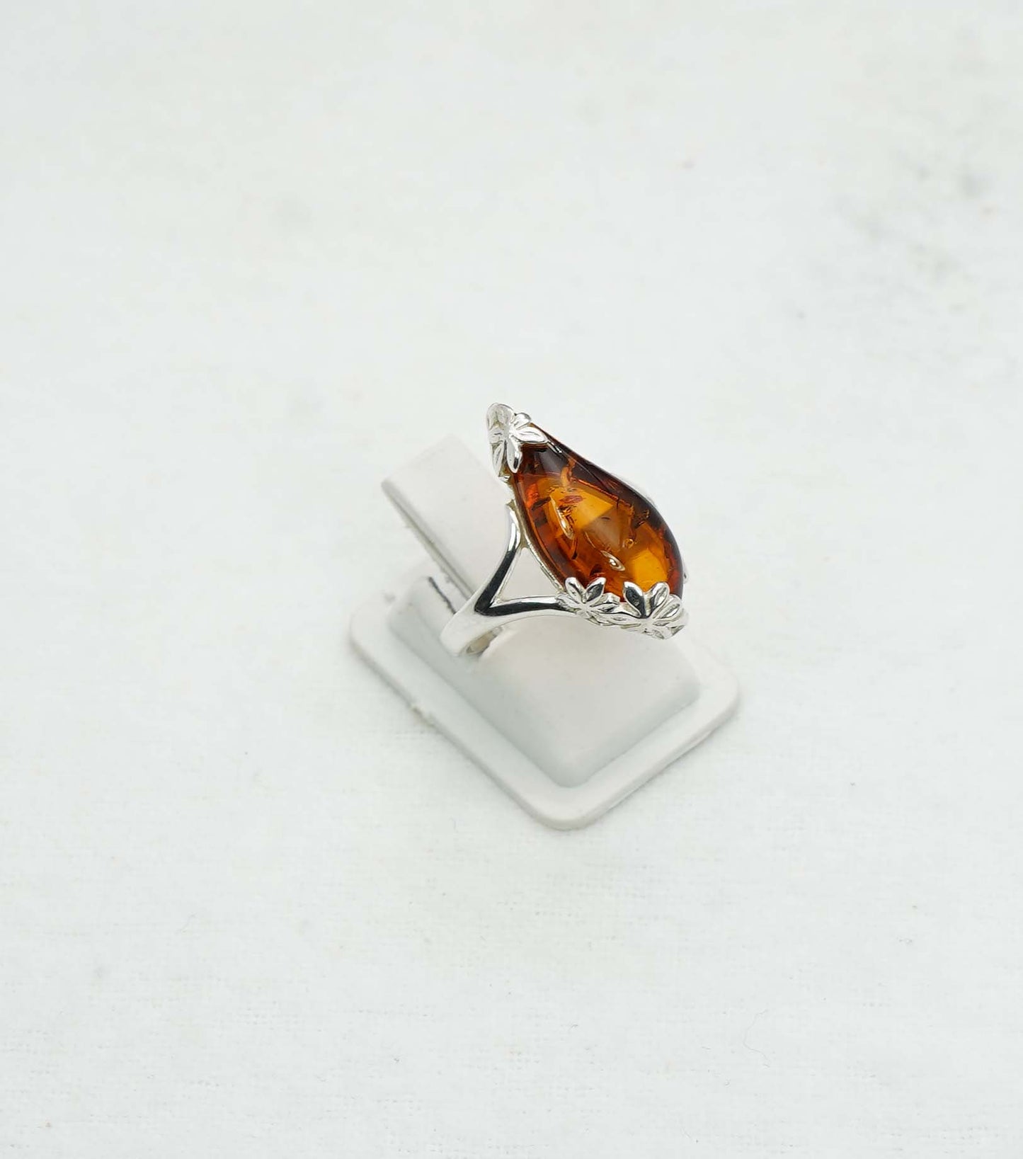 925 Solid Sterling Silver Natural Baltic Amber Ring - 3.3 Grams