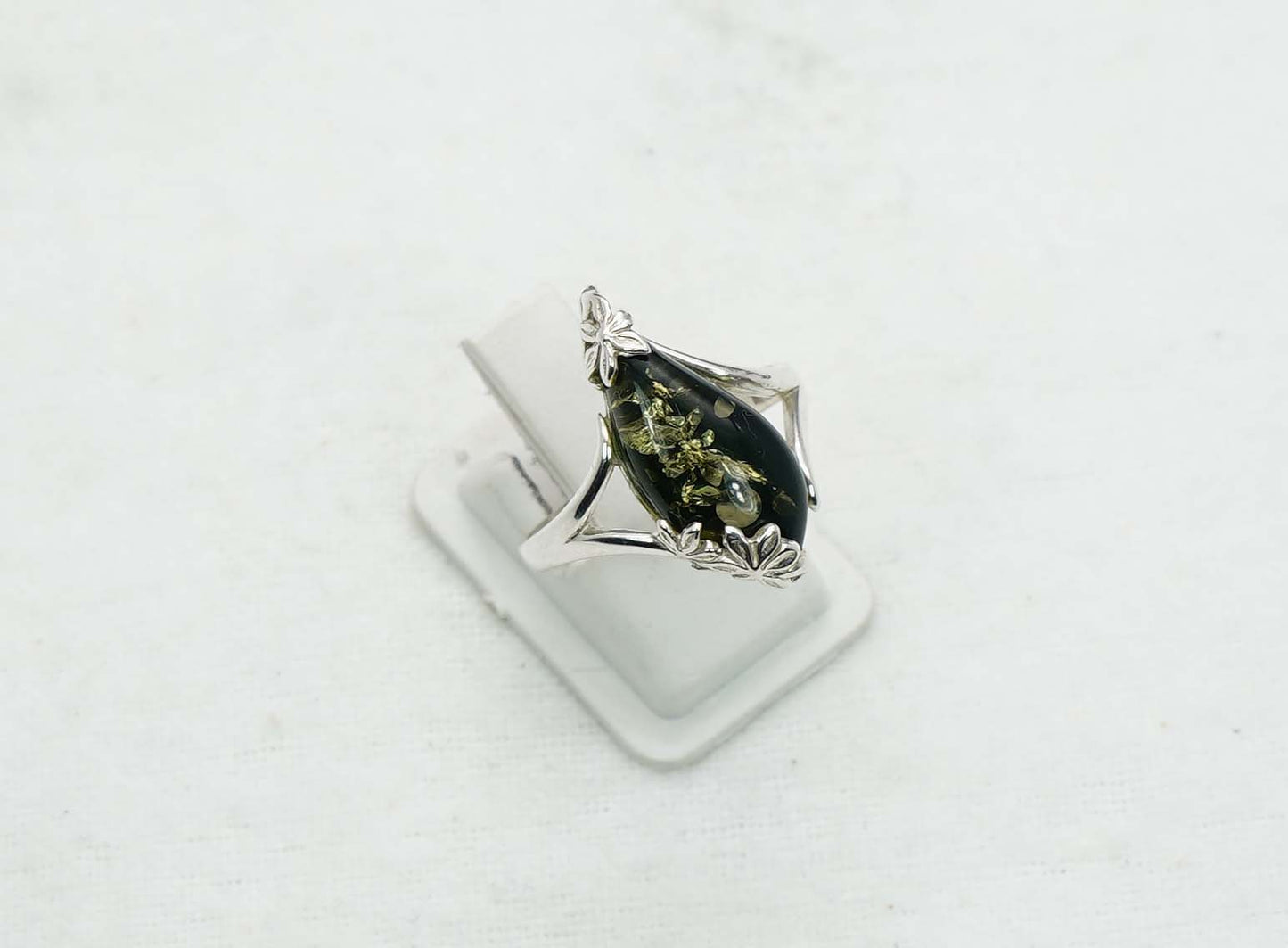 925 Solid Sterling Silver Natural Baltic Amber Ring - 3.2 Grams