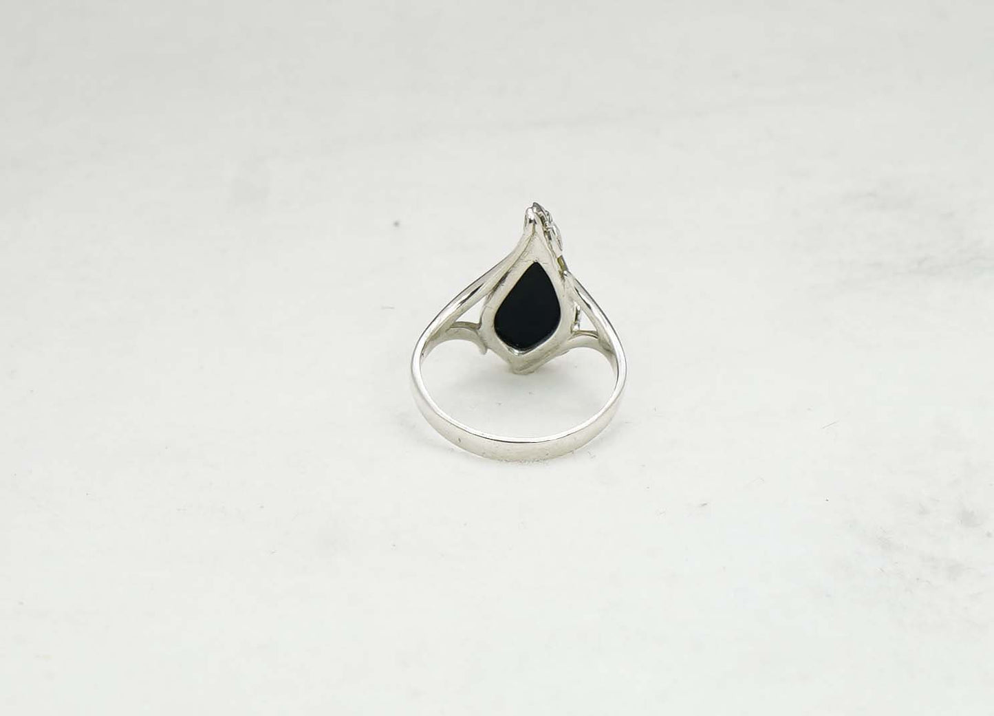 925 Solid Sterling Silver Natural Baltic Amber Ring - 3.2 Grams