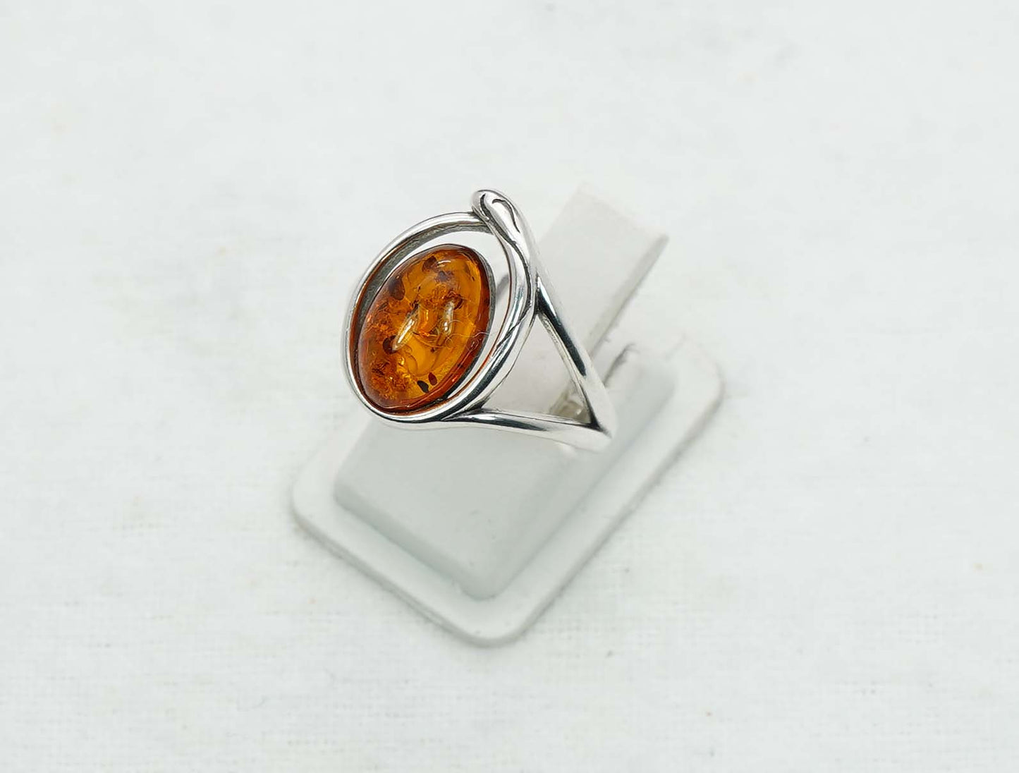 925 Solid Sterling Silver Natural Baltic Amber Ring - 3.6 Grams