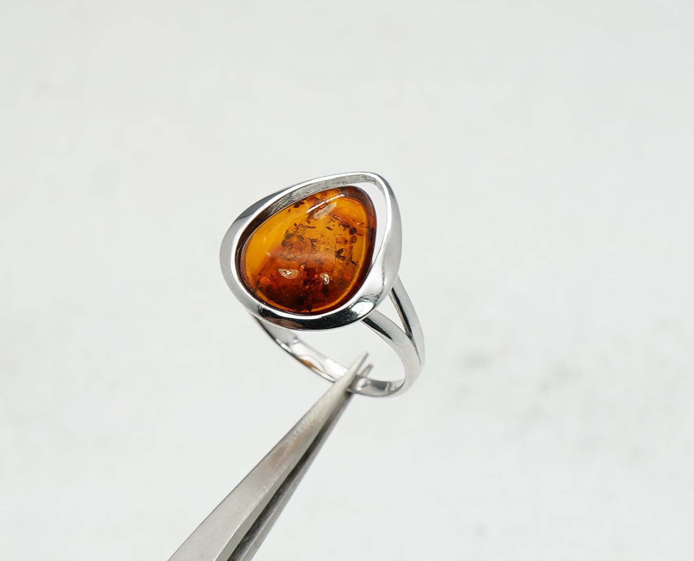925 Solid Sterling Silver Natural Baltic Amber Ring - 2.7 Grams