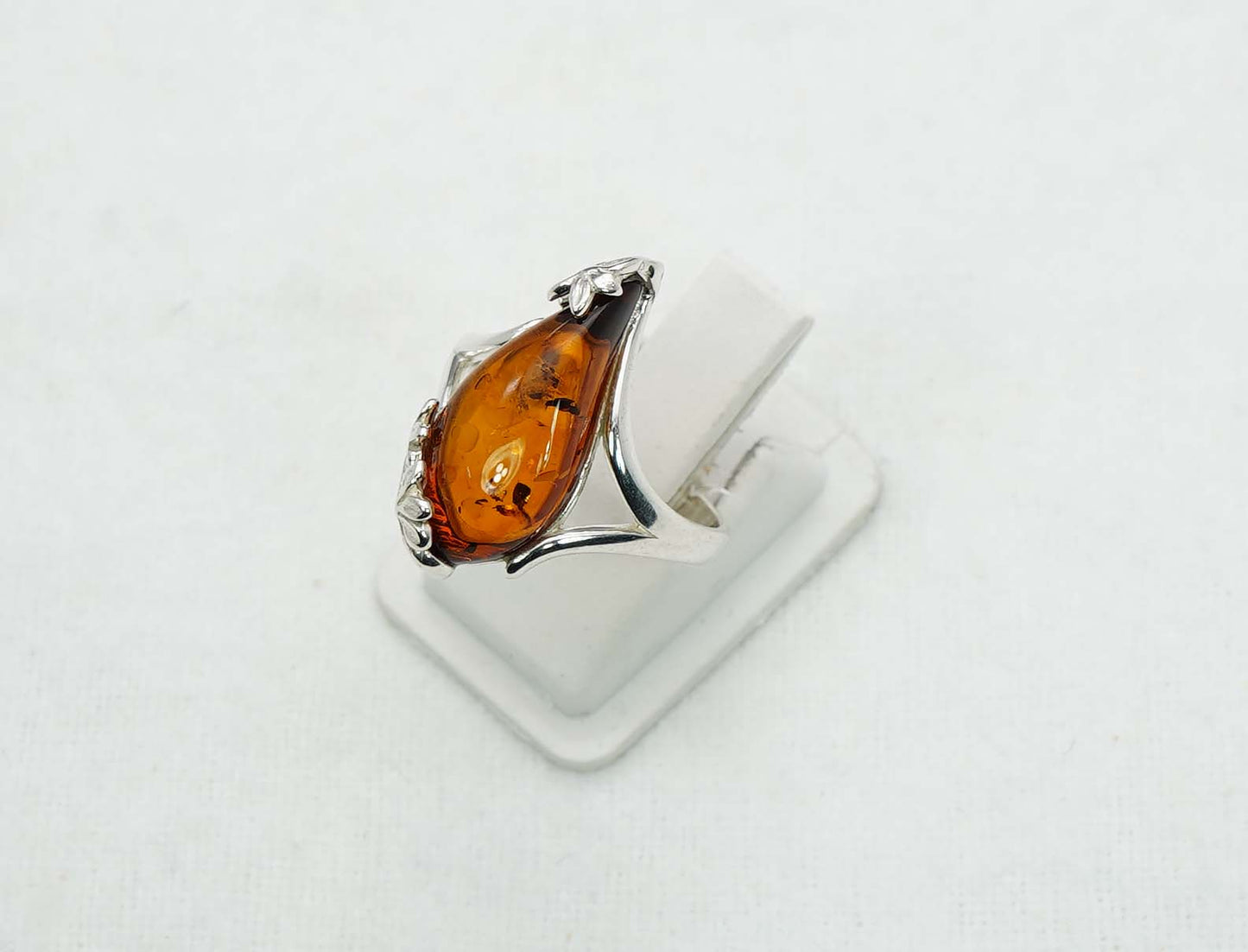 925 Solid Sterling Silver Natural Baltic Amber Ring - 3.3 Grams