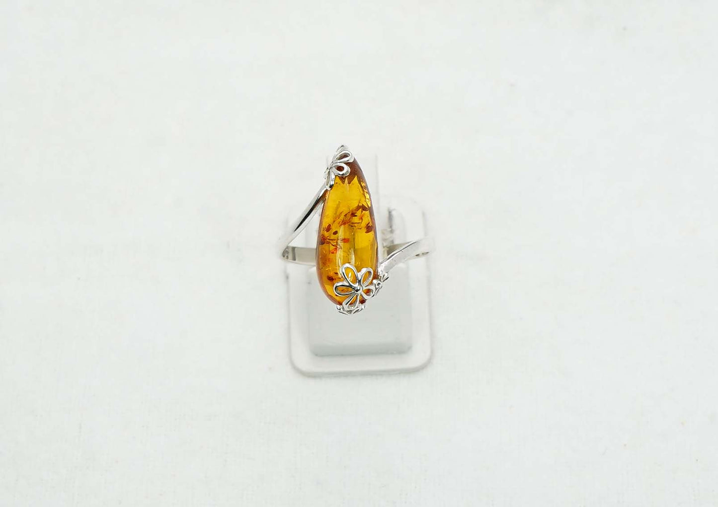 925 Solid Sterling Silver Natural Baltic Amber Ring - 2.6 Grams