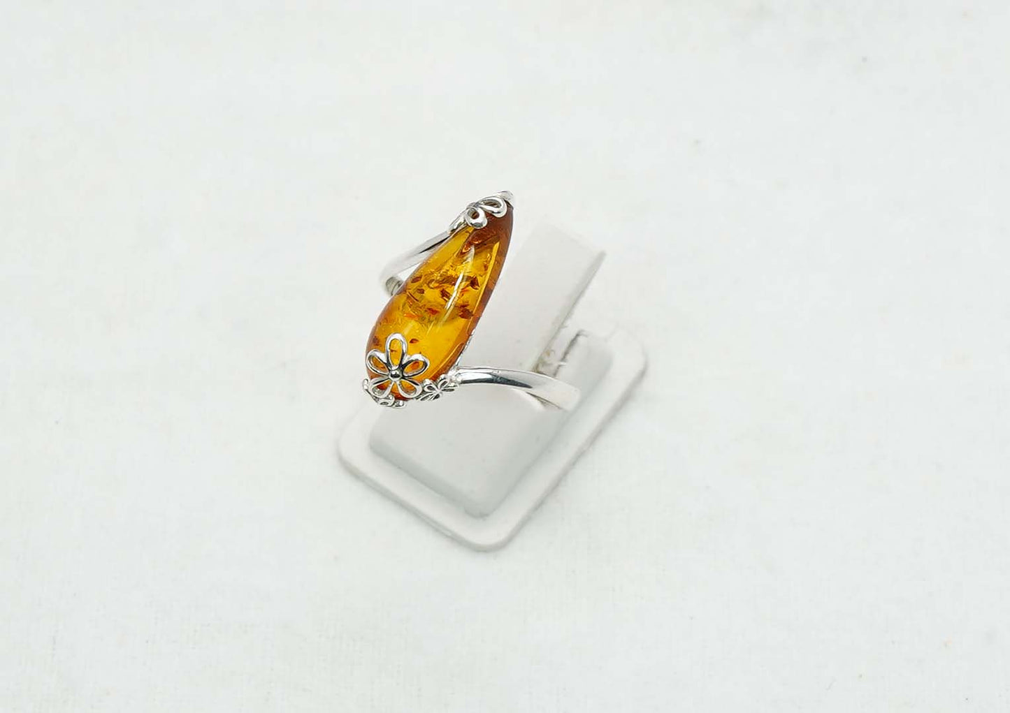 925 Solid Sterling Silver Natural Baltic Amber Ring - 2.6 Grams