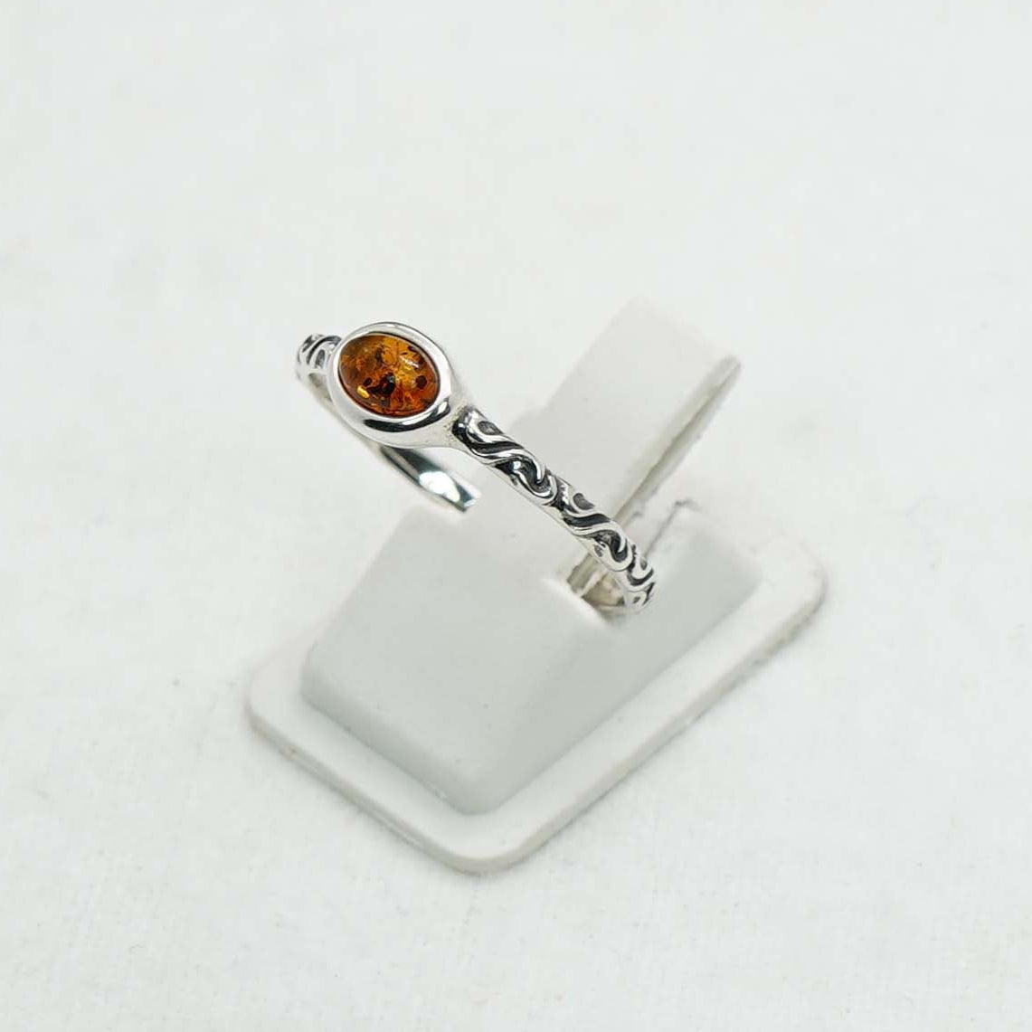 925 Solid Sterling Silver Natural Baltic Amber Ring- 1.9 Grams