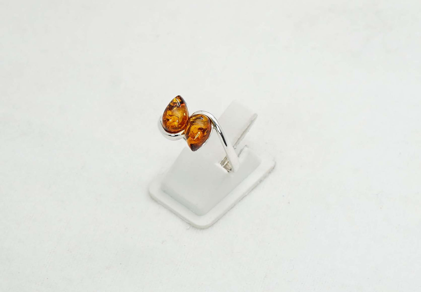 925 Solid Sterling Silver Natural Baltic Amber Ring - 2.8 Grams