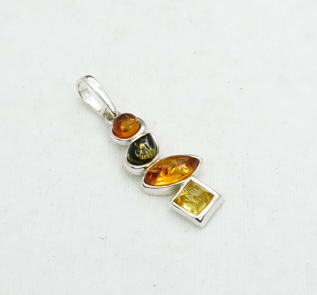 925 Solid Sterling Silver Natural Baltic Amber Pendant - 2.8 Gram