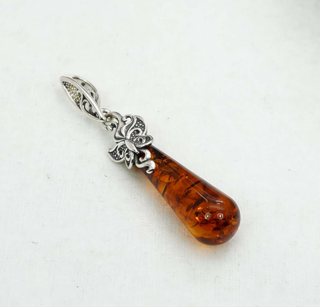 925 Solid Sterling Silver Natural Baltic Amber Pendant - 4.6 Gram