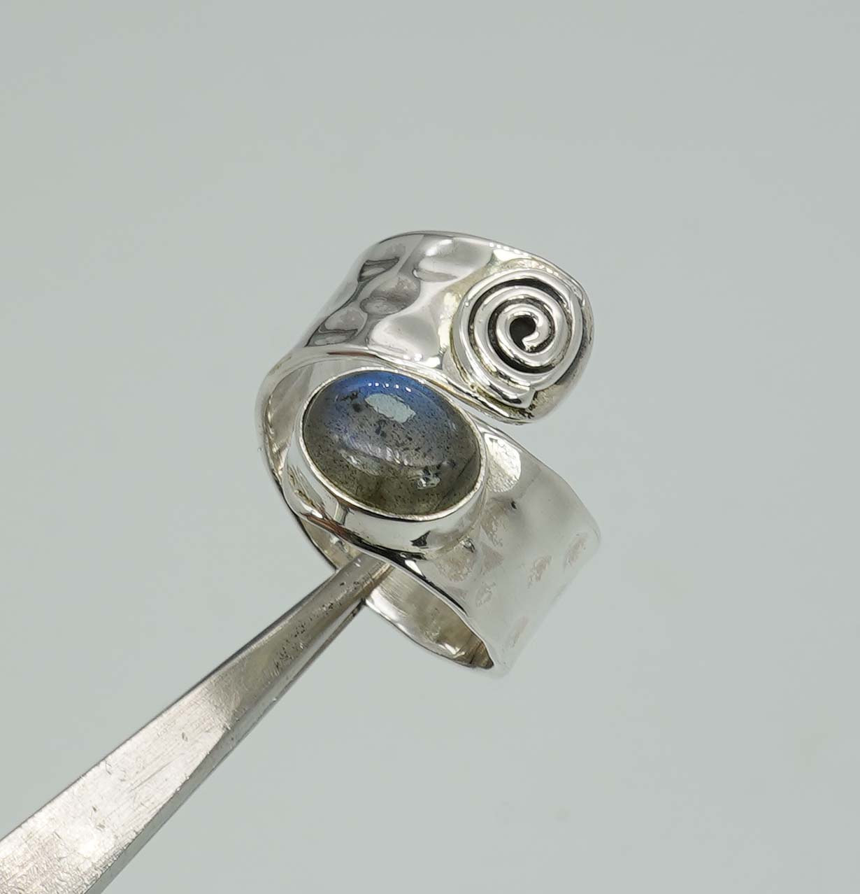 925 Sterling Silver Hammered Adjustable Ring - 7.8 Grams