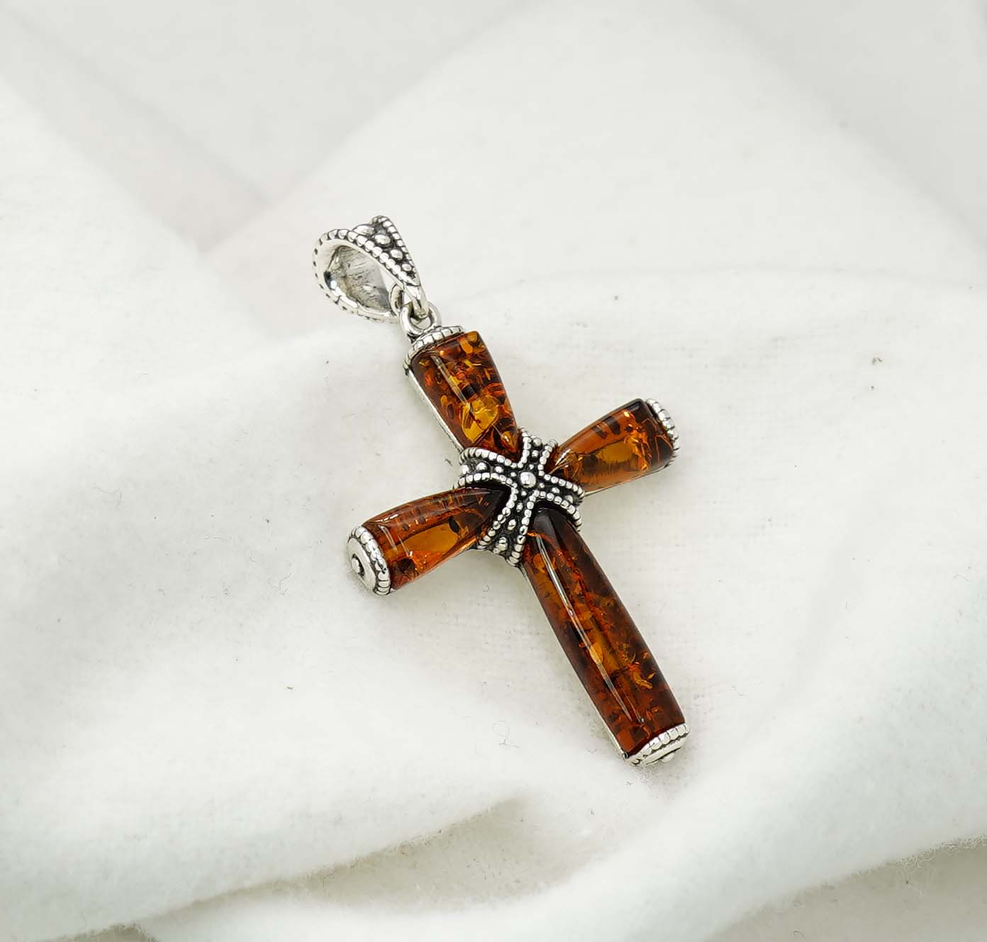 925 Solid Sterling Silver Natural Baltic Amber Pendant - 4.6 Gram