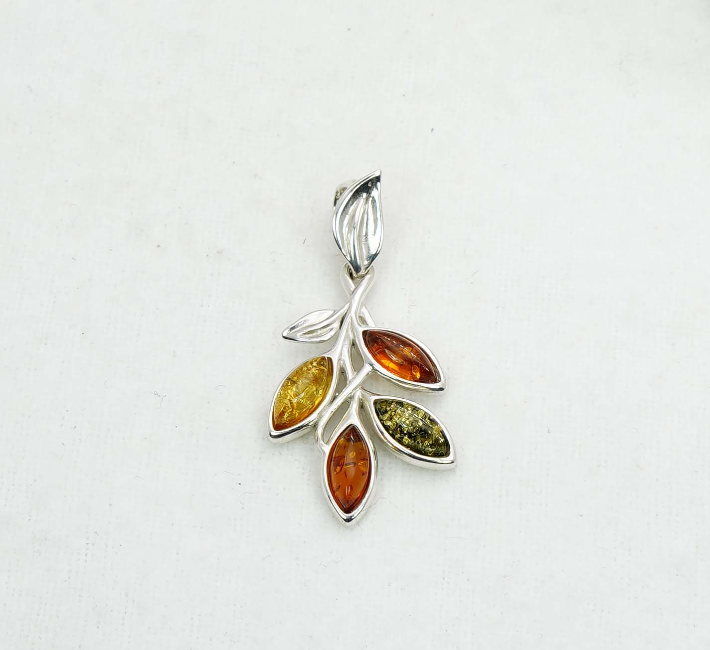 925 Solid Sterling Silver Natural Baltic Amber Pendant - 3.5 Gram