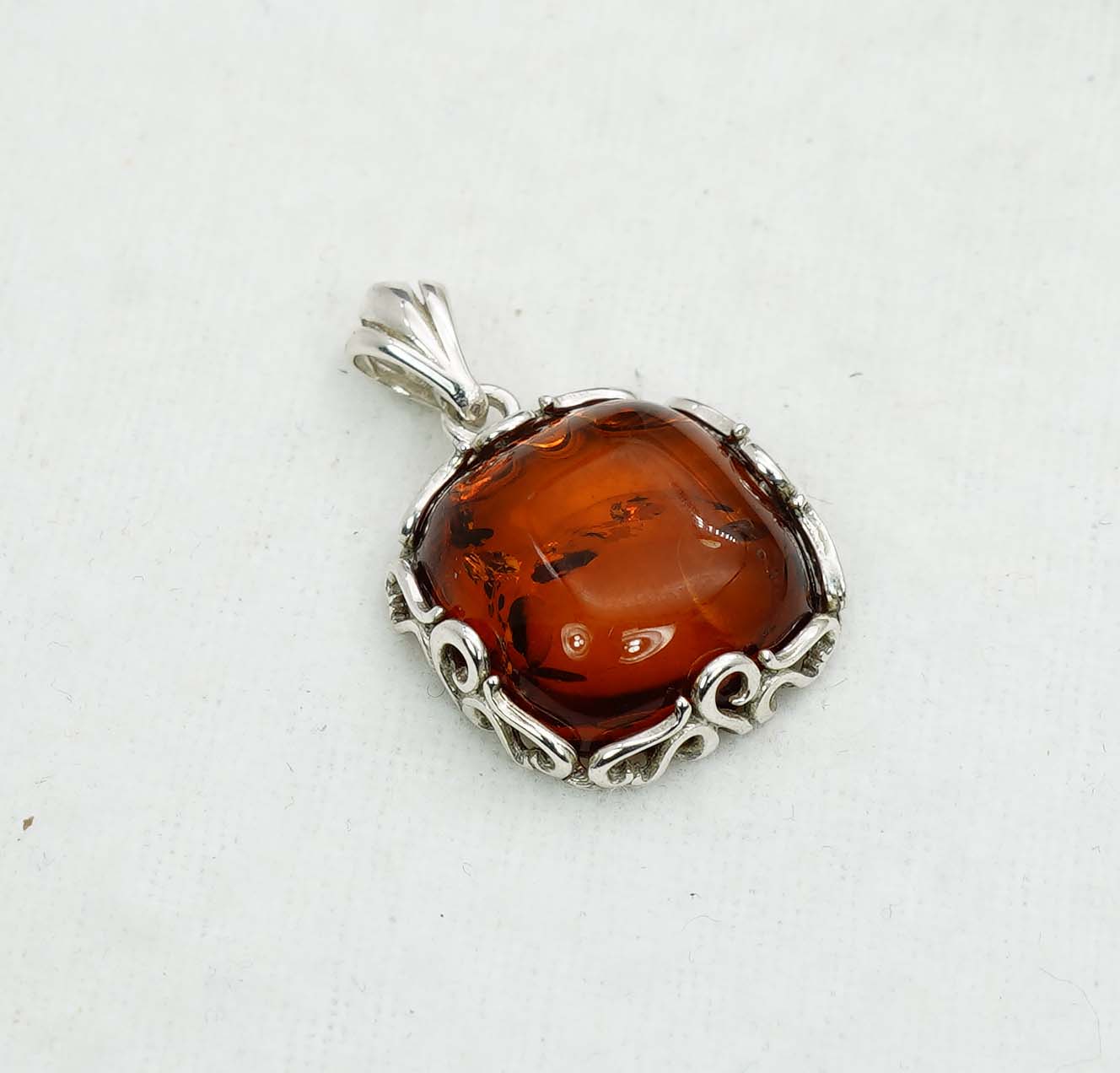 925 Solid Sterling Silver Natural Baltic Amber Pendant - 2.6 Gram