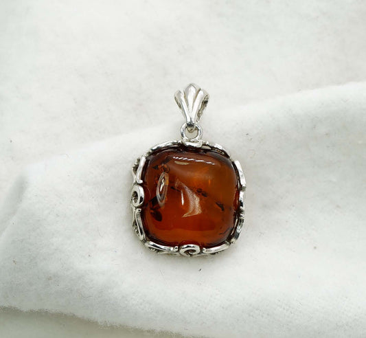 925 Solid Sterling Silver Natural Baltic Amber Pendant - 2.6 Gram